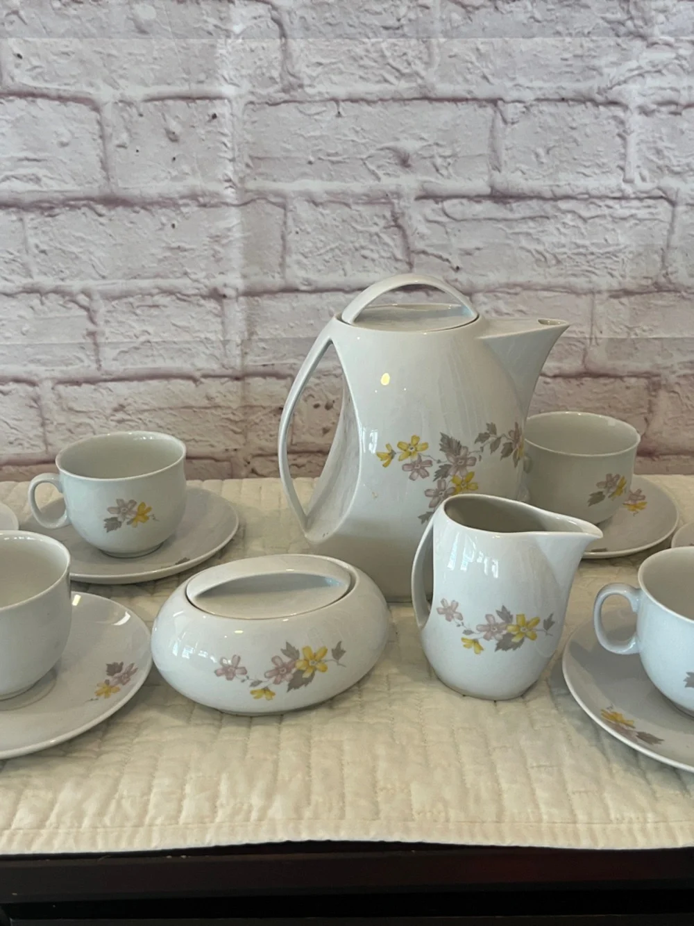 Authentic Vintage Czechoslovakian 15 piece tea set